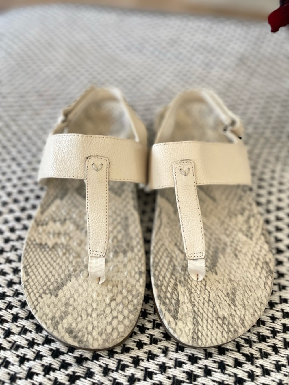 VIONIC Tala Cream Sandals Size 6.5 Wide Snake Skin Leather Slingback Arch
